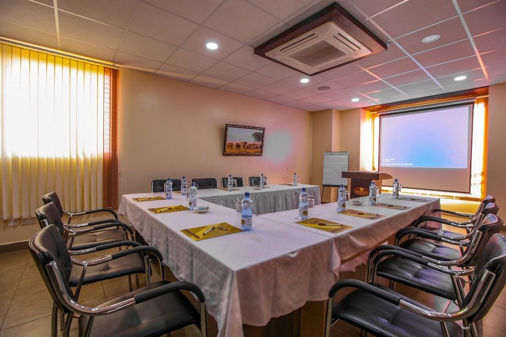 The Monarch Hotel Найроби Екстериор снимка